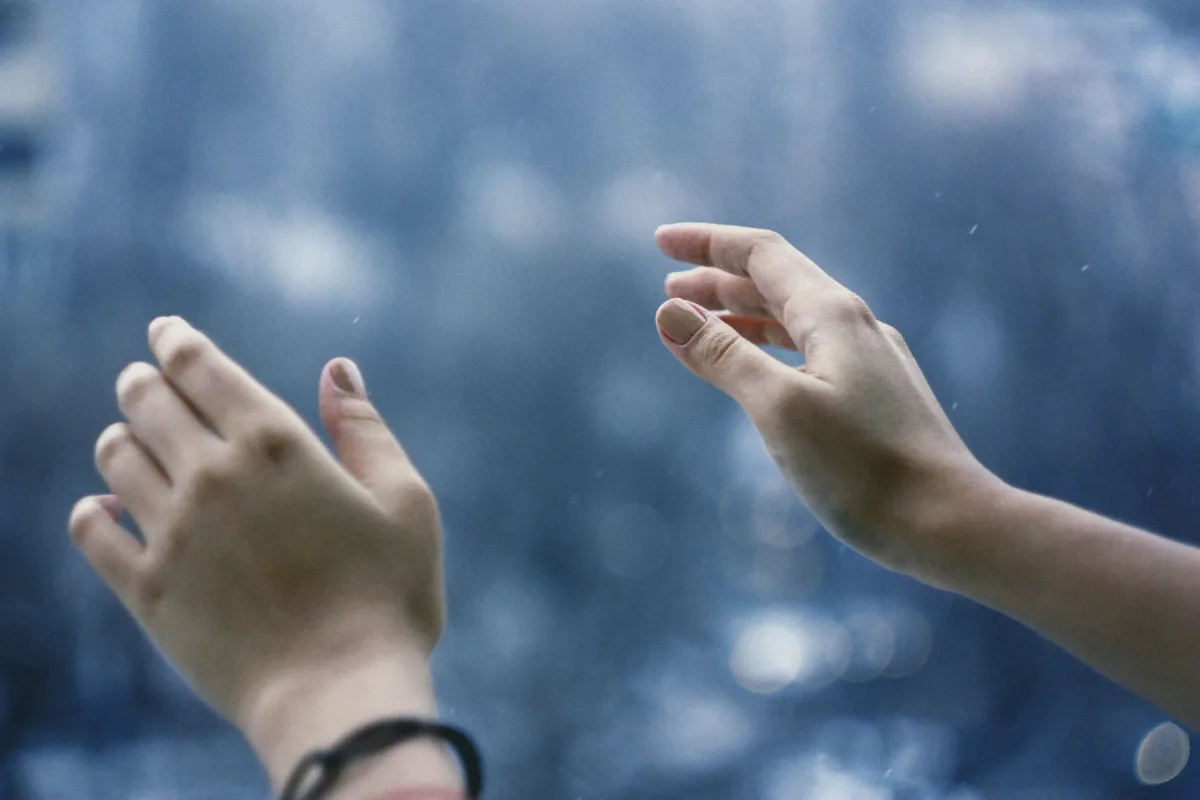 Vos mains sont glacées alors qu’il fait bon ? Ce n’est pas juste une question de température